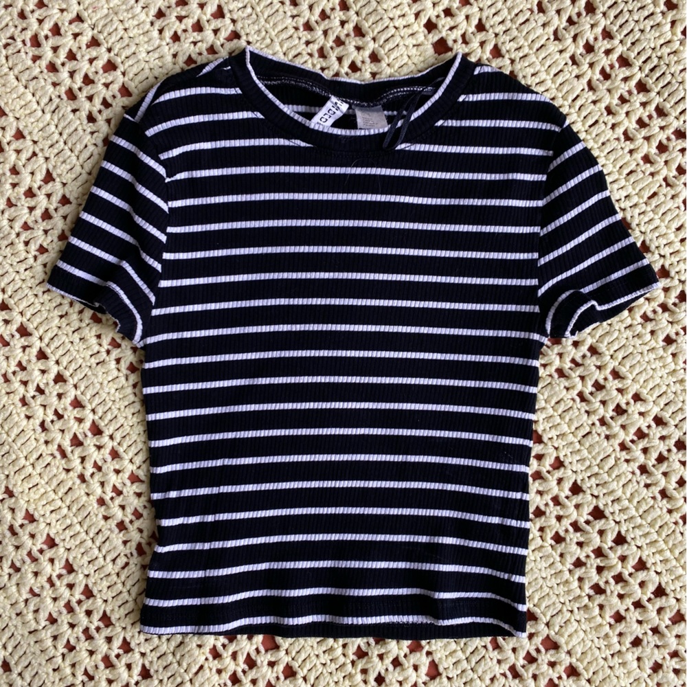 Black tight baby tee